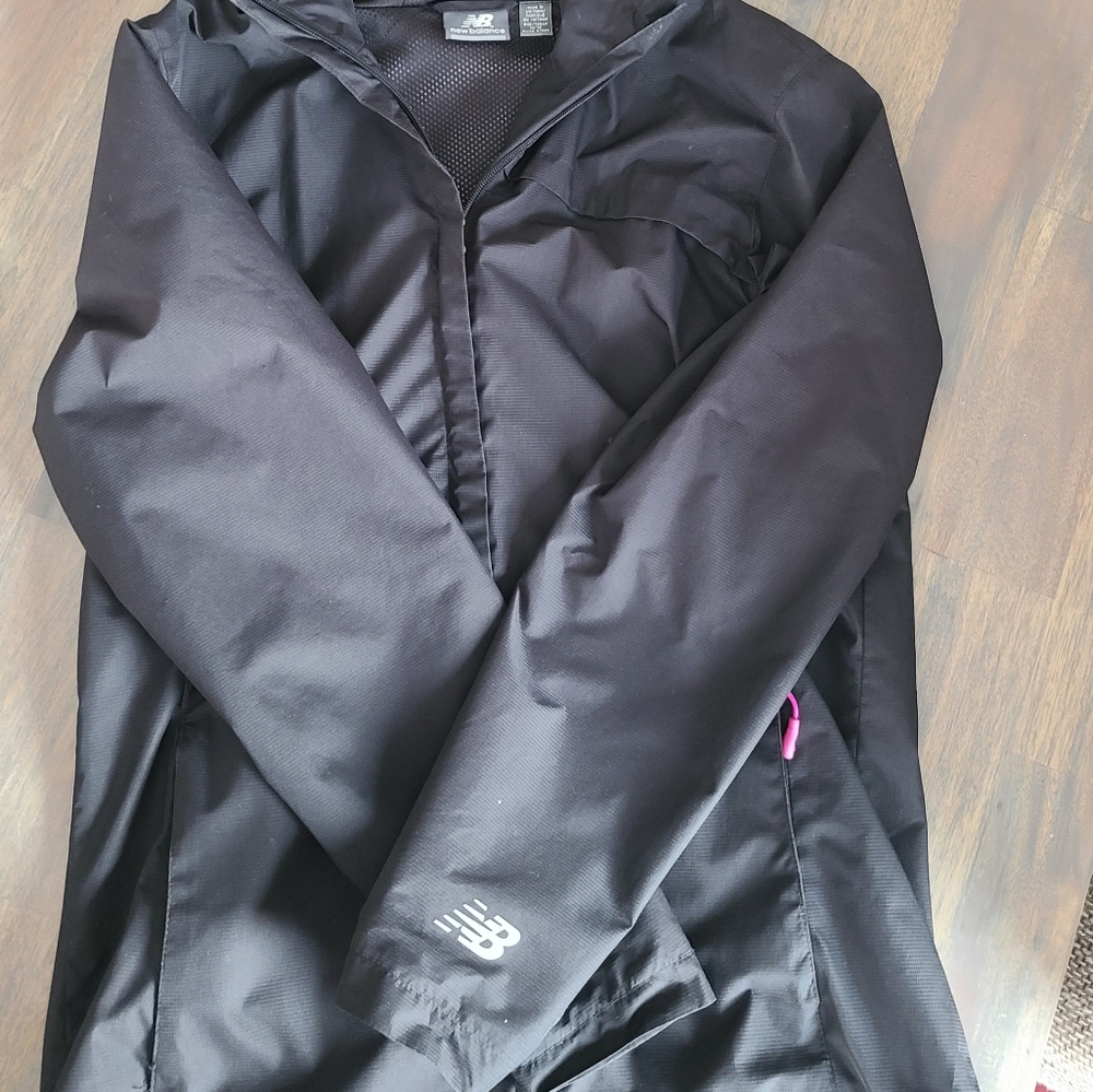 New balance women's soft shell jacket - Picture 3 of 5